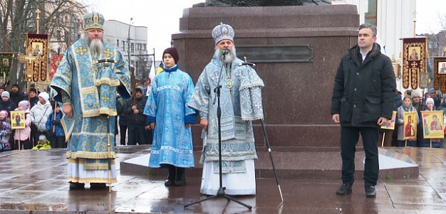 В Иванове прошел Крестный ход в честь Казанской иконы Божией Матери